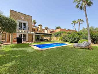 Mediterrane Villa in gepflegter Residenz am Golfplatz