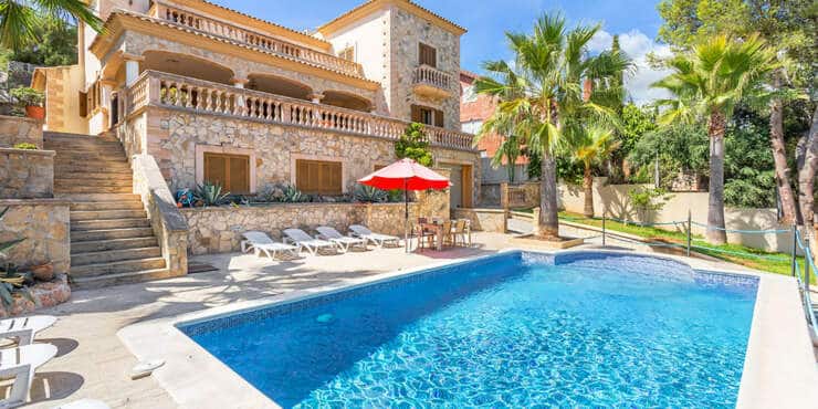 Bezaubernde mediterrane Villa mit Swimmingpool in Strandnähe vor den Toren Palmas