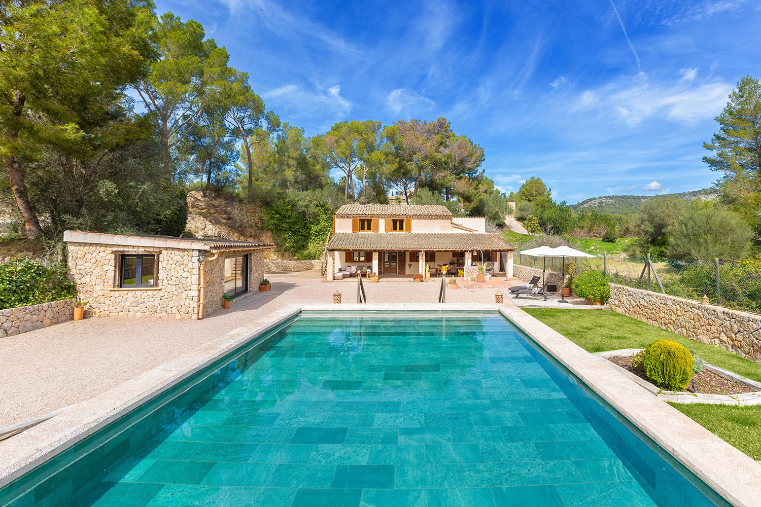 Sunny finca in a tranquil location close to the village center Real