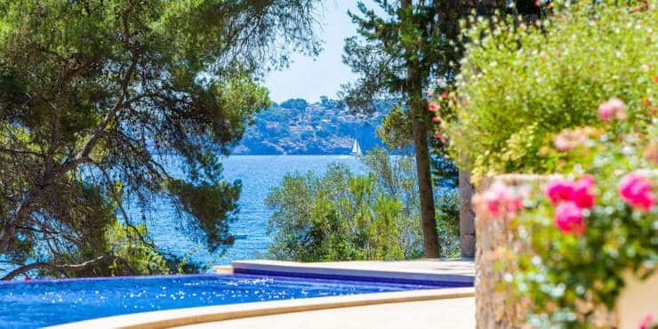 Elegante Villa in zweiter Meereslinie