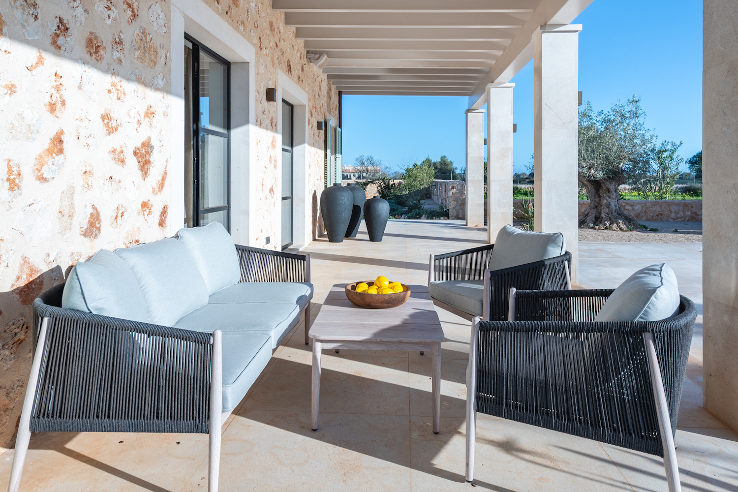 Terrasse mit Chill-Out-Bereich