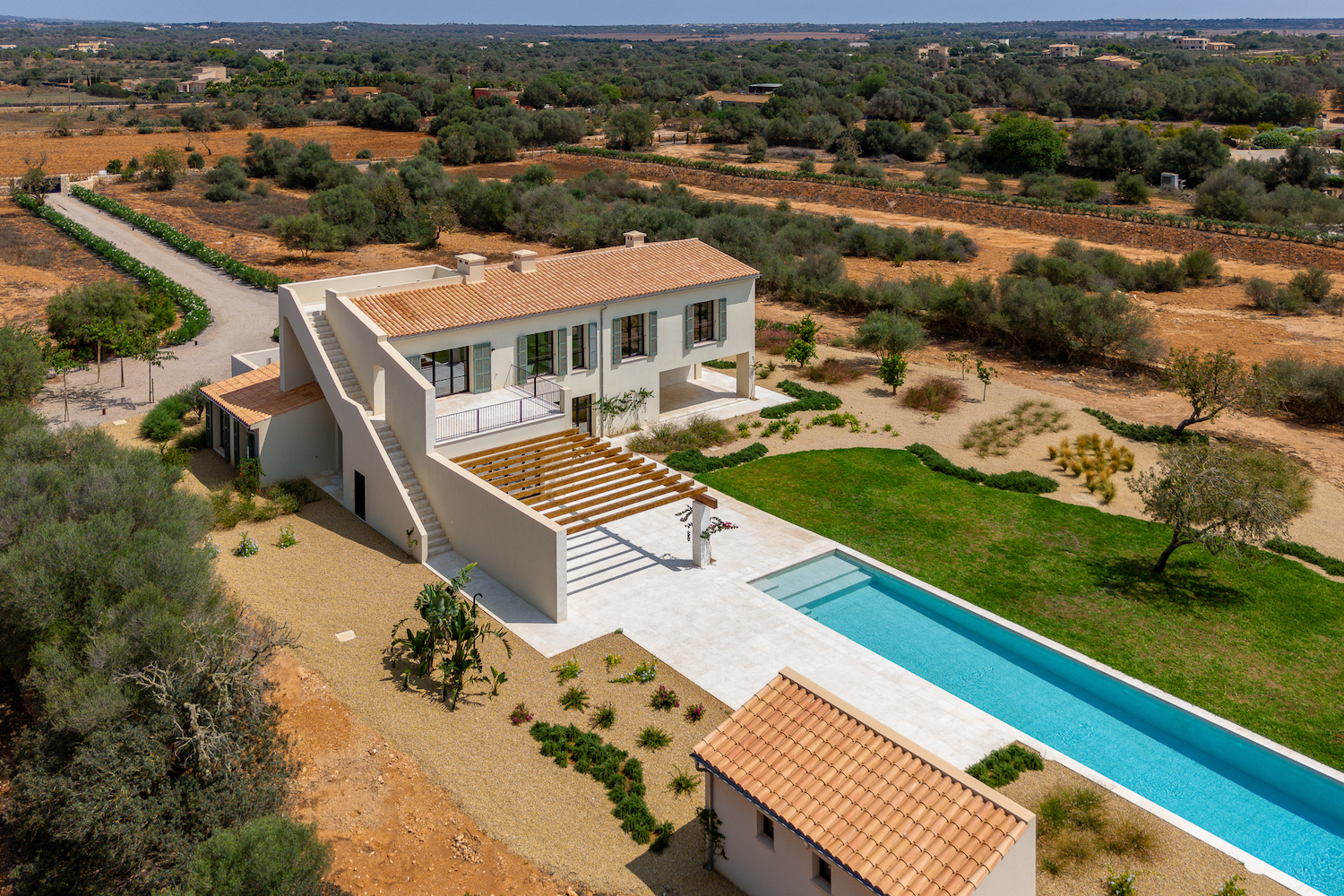 Wunderschöne Neubaufinca mit Pool und Weitblick bis nach Cabrera nahe Ses Salines