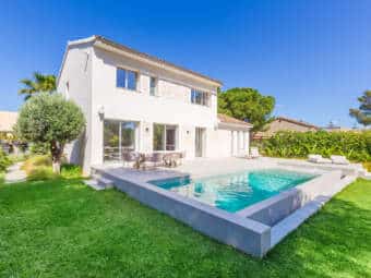 Mediterrane Villa in ruhiger Wohnlage in Hafennähe