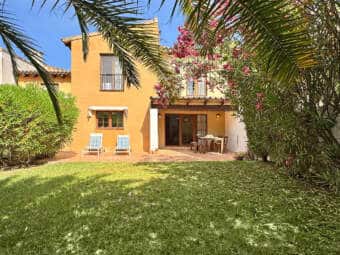 Bezaubernde Villa in exklusiver Residenz direkt am Golfplatz