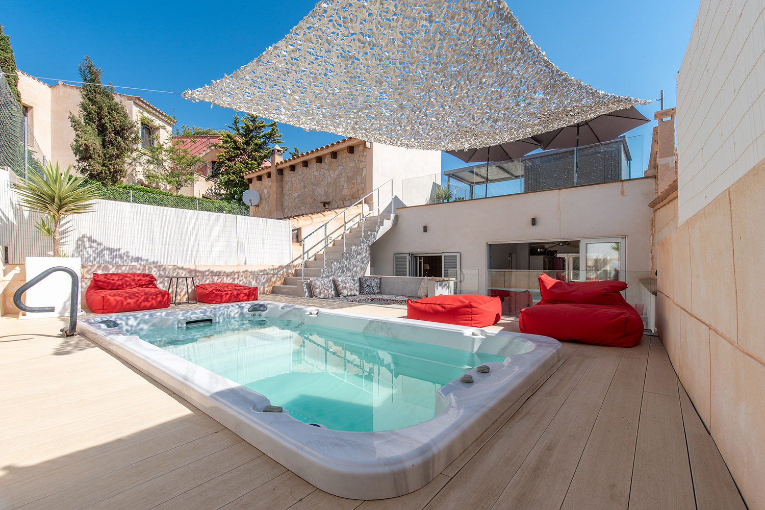 Stylisches Haus in zweiter Meereslinie mit Ferienvermietungslizenz und SWIM SPA