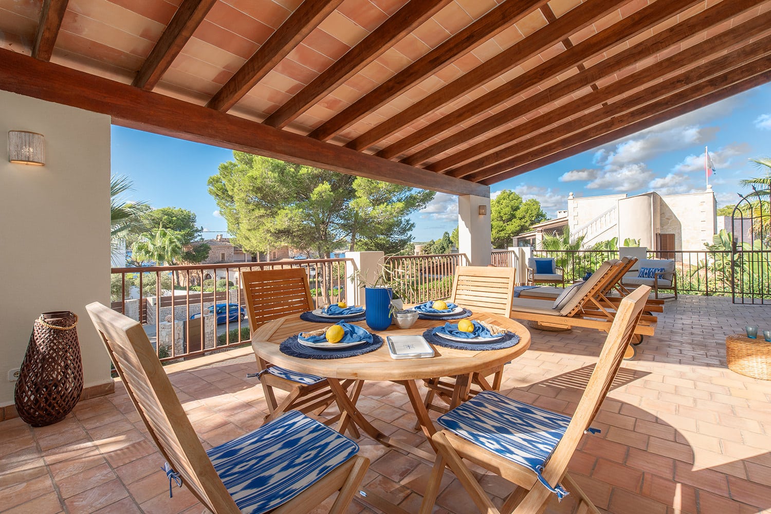 Überdachte Terrasse