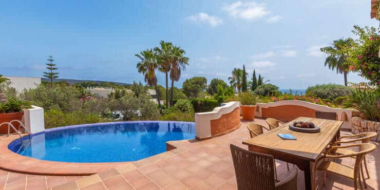 Mediterrane Villa in ruhiger Bestlage in Hafen- und Golfplatznähe