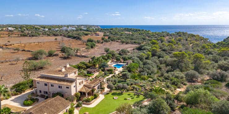 Mediterrane Natursteinfinca mit Pool, herrlichen Meerblick und Gartenoase fußläufig zum Meer