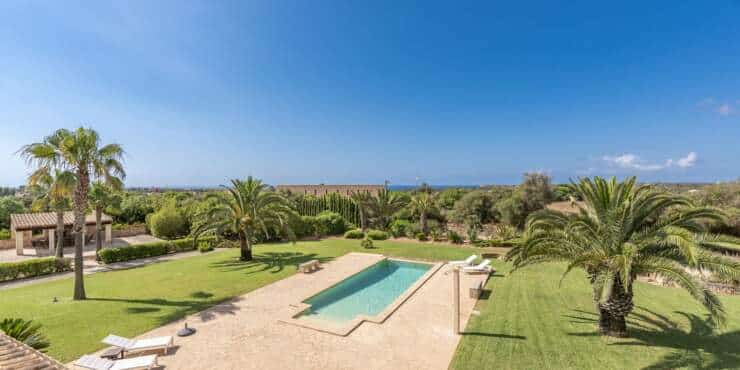 Charmante Natursteinfinca mit traumhaftem Garten und Pool nahe Santanyi