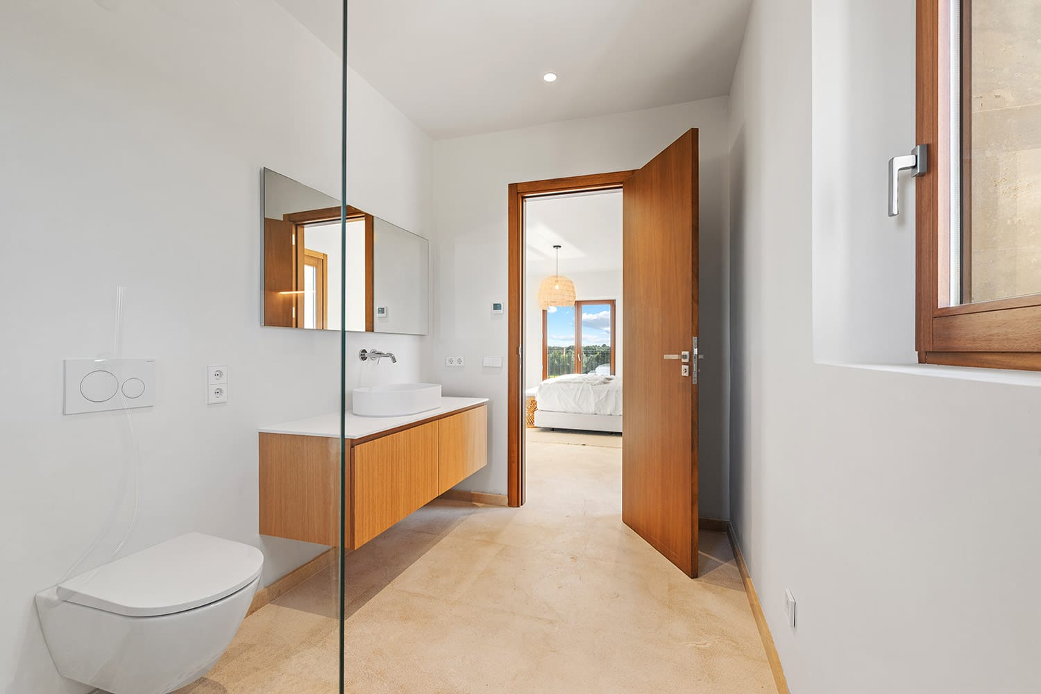 Eines von 4 Badezimmern