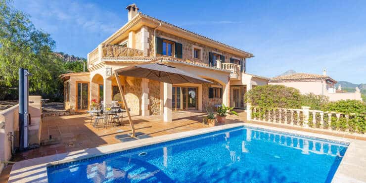 Mediterrane Villa in ländlicher Wohnlage