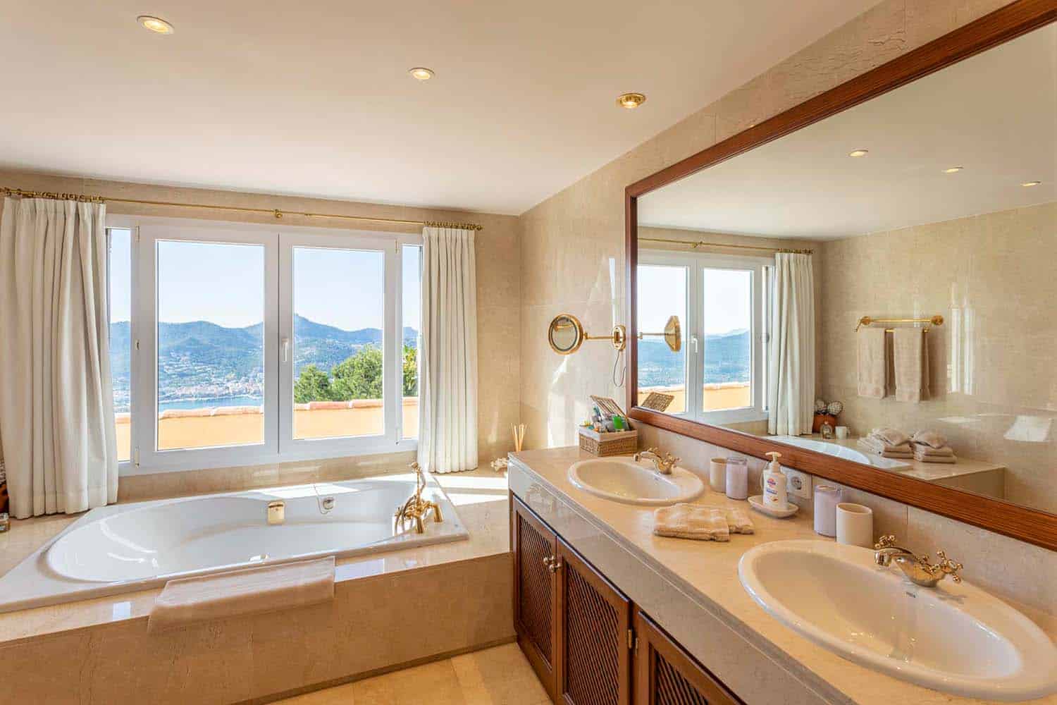 27147-luxus-villa-montport-n