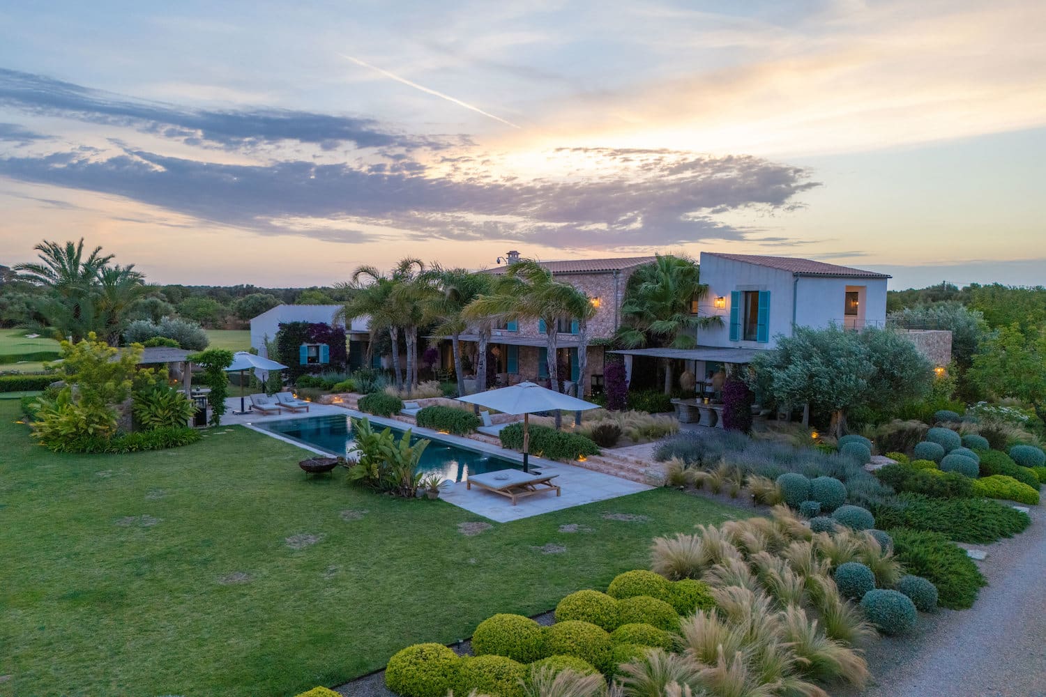 Finca bei Abenddämmerung