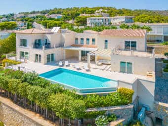 Großzügige Luxusvilla mit fantastischem Meer- und Panoramablick