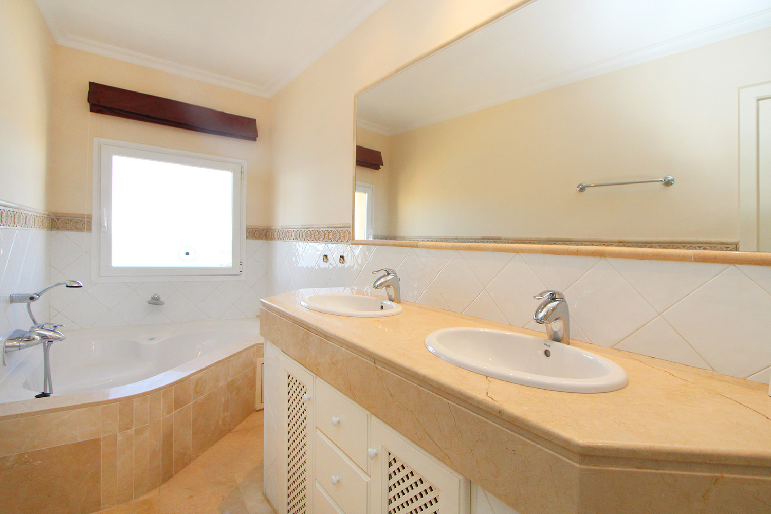 M10951-luxus-apartment-f