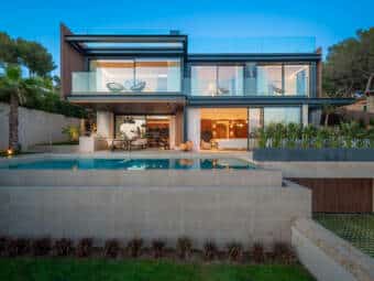 Spektakuläre Designer-Villa über dem Hafen von Portals