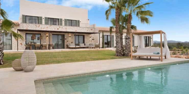 Exklusive Neubaufinca mit Pool und herrlichen Weitblick in beliebter Lage