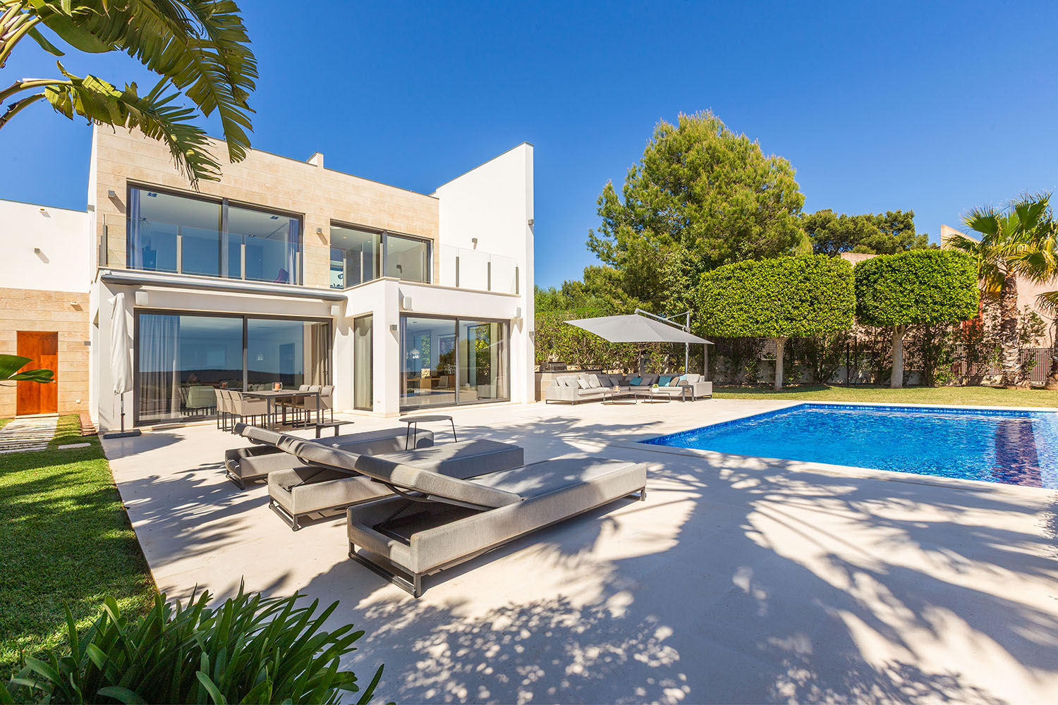 27316-villa-mit-blick-auf-den-strand-von-santa-ponsa-mallorca-c
