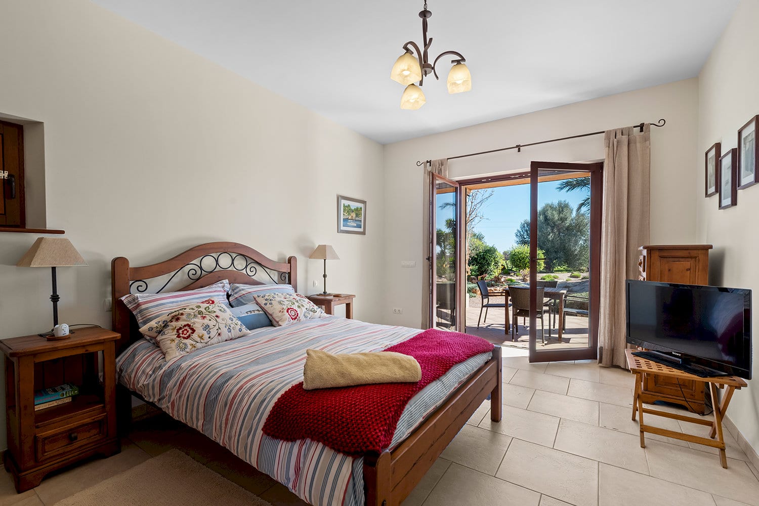 Schlafzimmer mit Terrasse