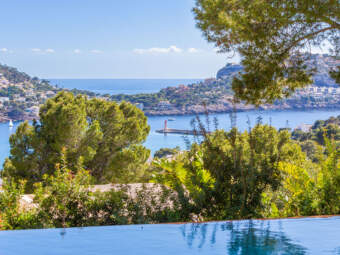 Montport: Spektakuläre Villa in exklusiver Lage