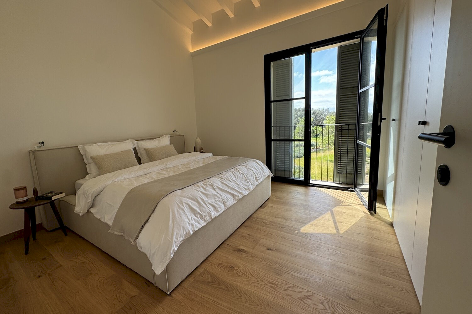 Möbliertes Schlafzimmer