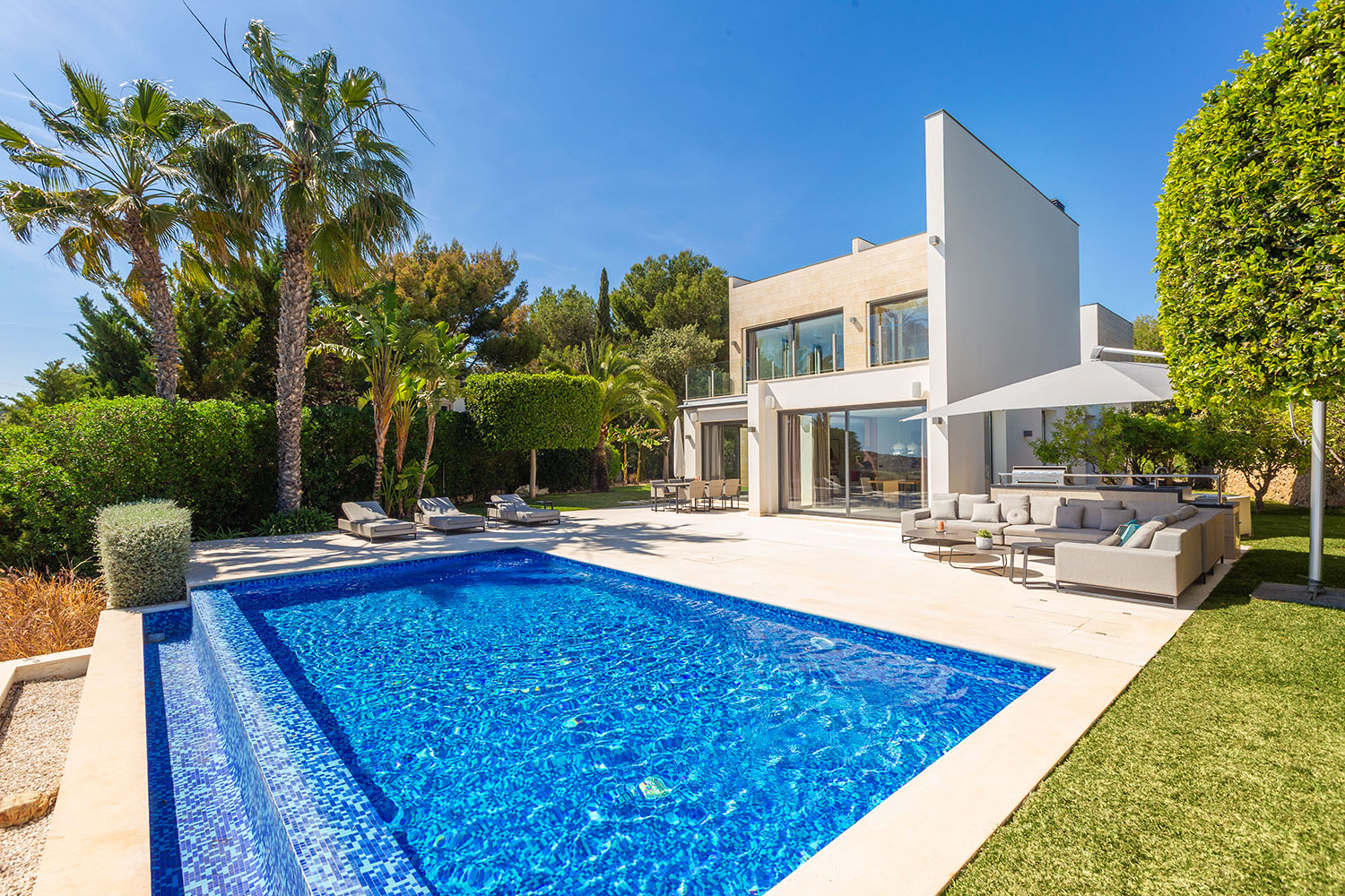 27316-villa-mit-blick-auf-den-strand-von-santa-ponsa-mallorca-t