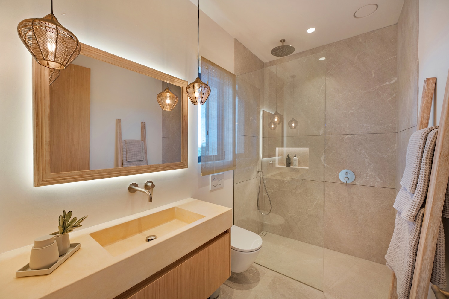 Eines von 5 Badezimmern