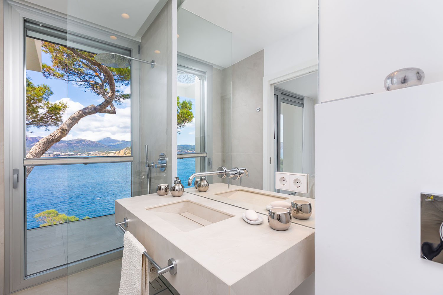 27406-villa-in-erster-meereslinie-santa-ponsa-mallorca-n