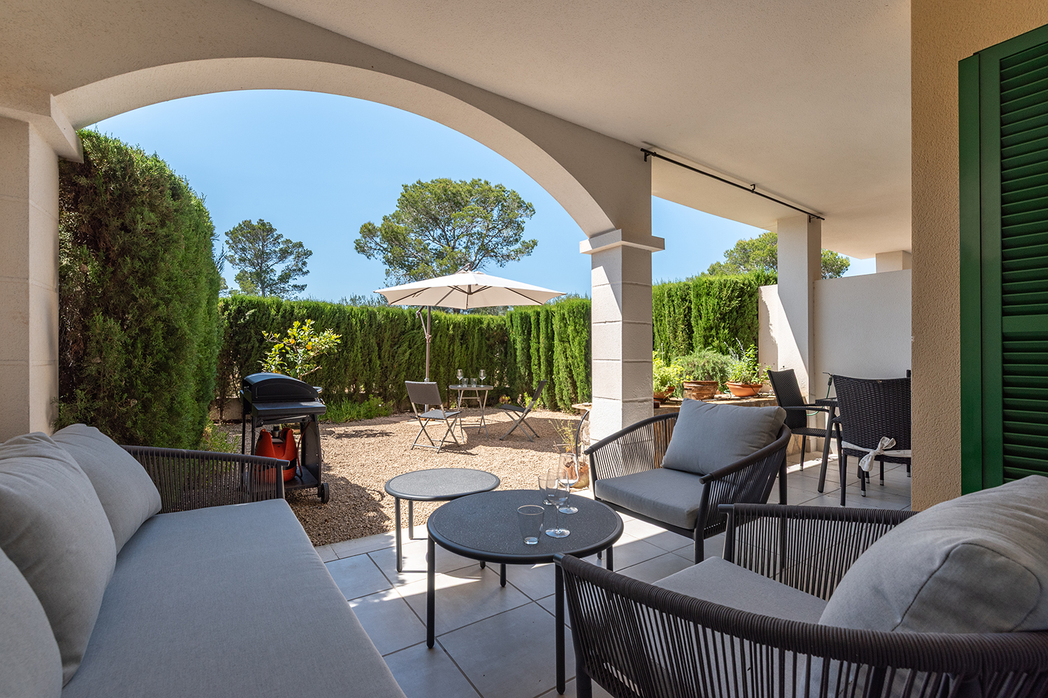 Terrasse mit Garten