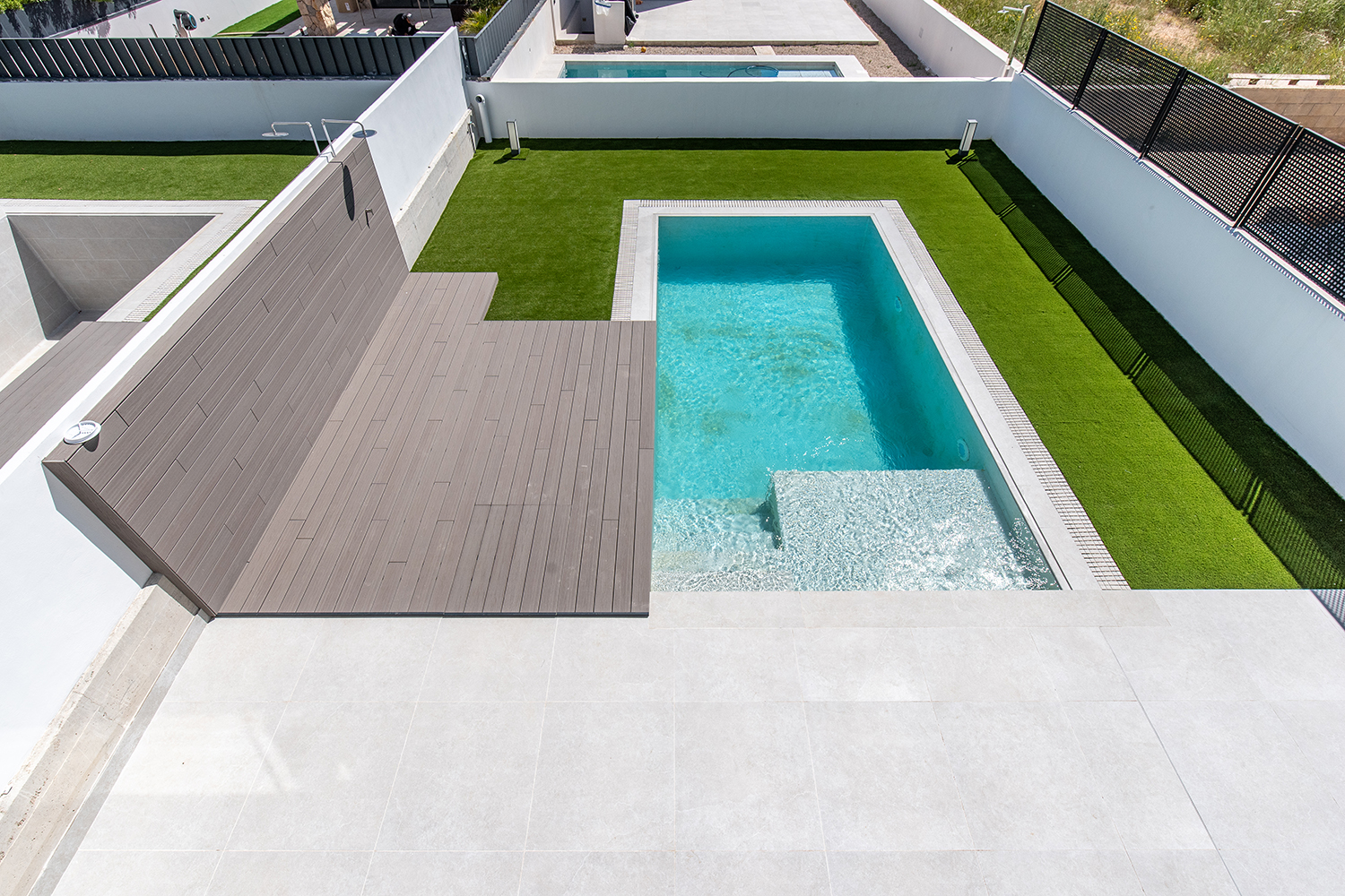 Sonniger Poolbereich