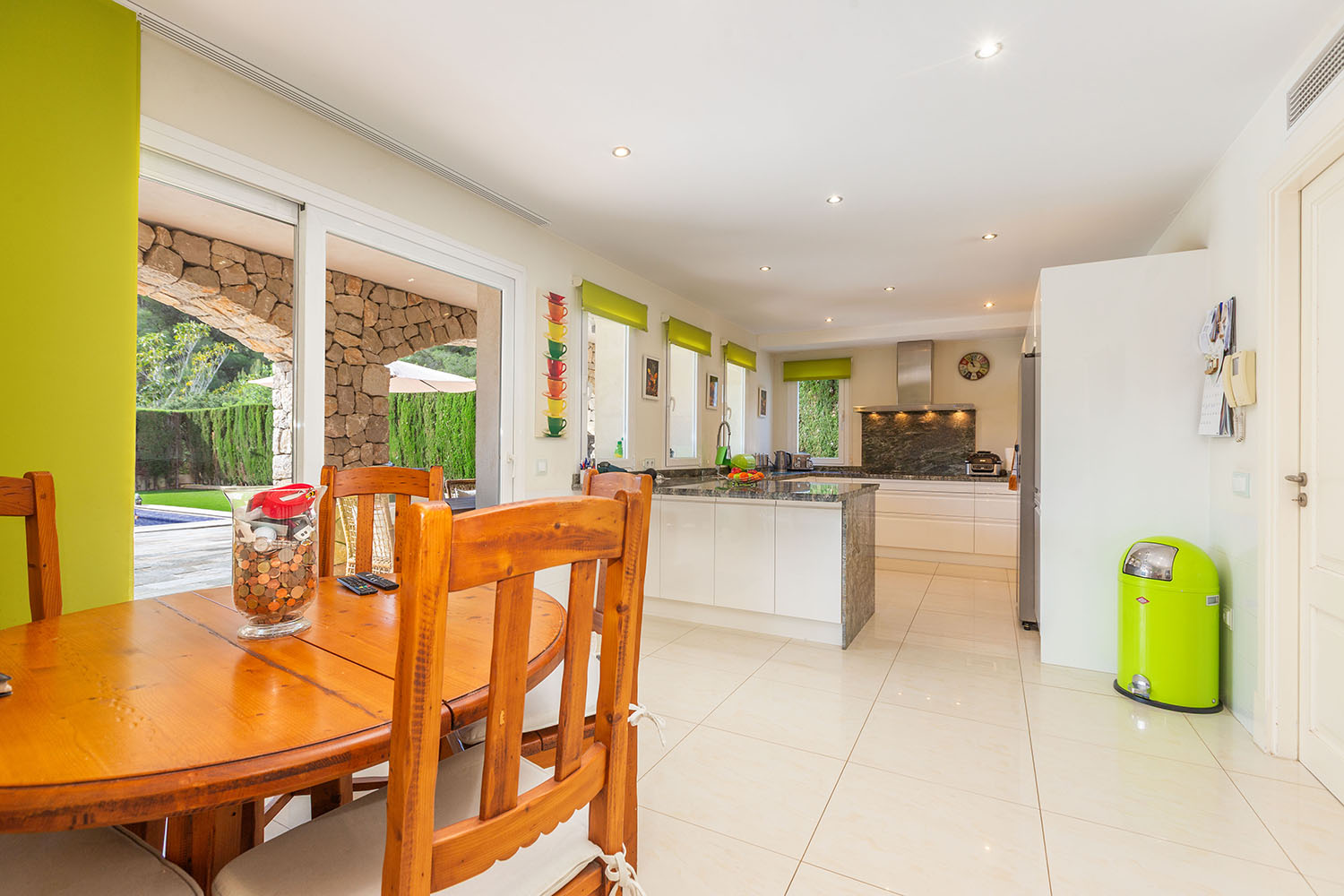 27351-villa-mit-pool-costa-de-la-calma-mallorca-g