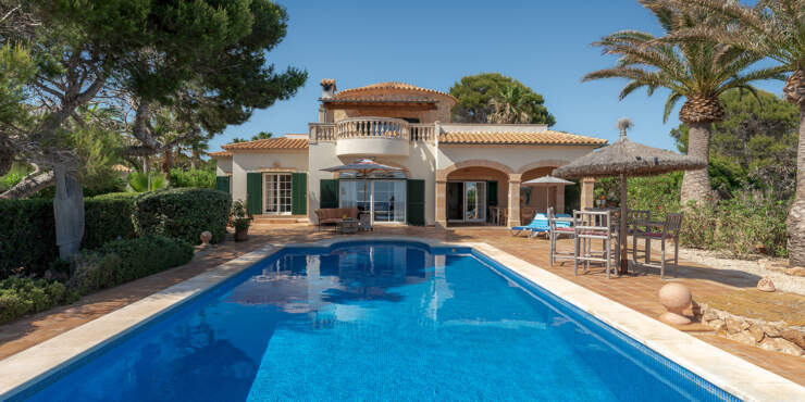 Eine traumhafte Villa in 1. Meereslinie mit fantastischen Blick in Vallgornera