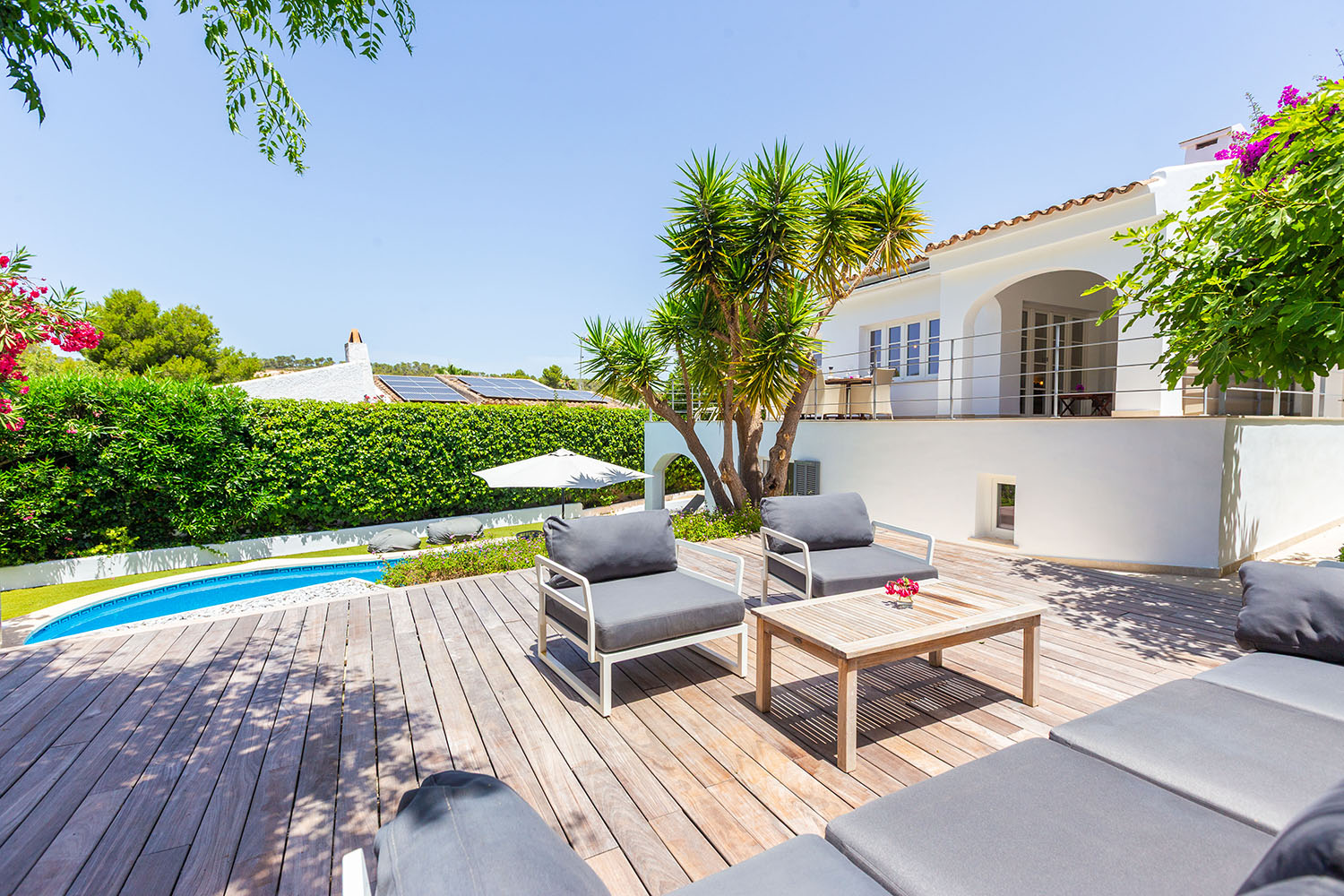 27516-villa-mit-pool-costa-de-la-calma-mallorca-d