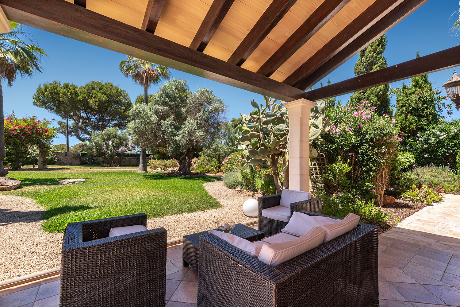 überdachte Terrasse am Haus