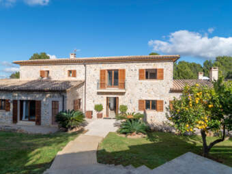 Villa im Finca-Stil in bester Wohnlage mit viel Privatsphäre