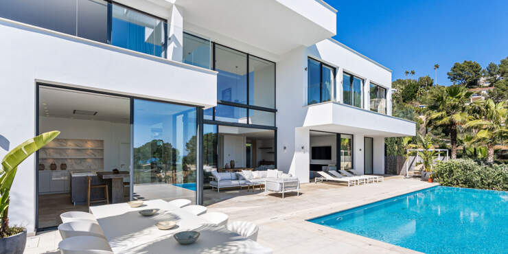 Moderne Meerblick-Villa in Top-Lage